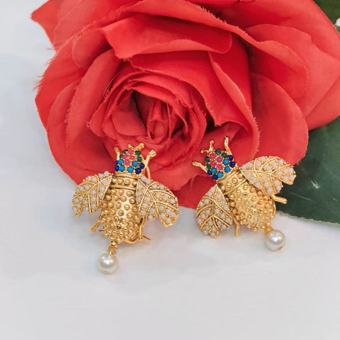 Buzzing Beauty – Bee-Inspired Earrings (GW)