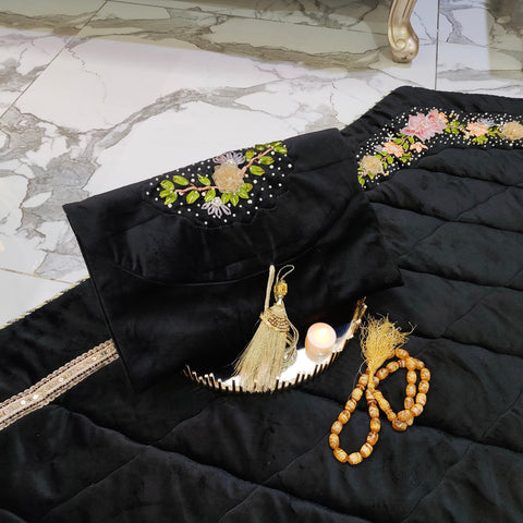 Velvet Prayer Mat Set with Hand-Embroidered Ribbon Flowers – Includes Qur’an & Beads Pouch