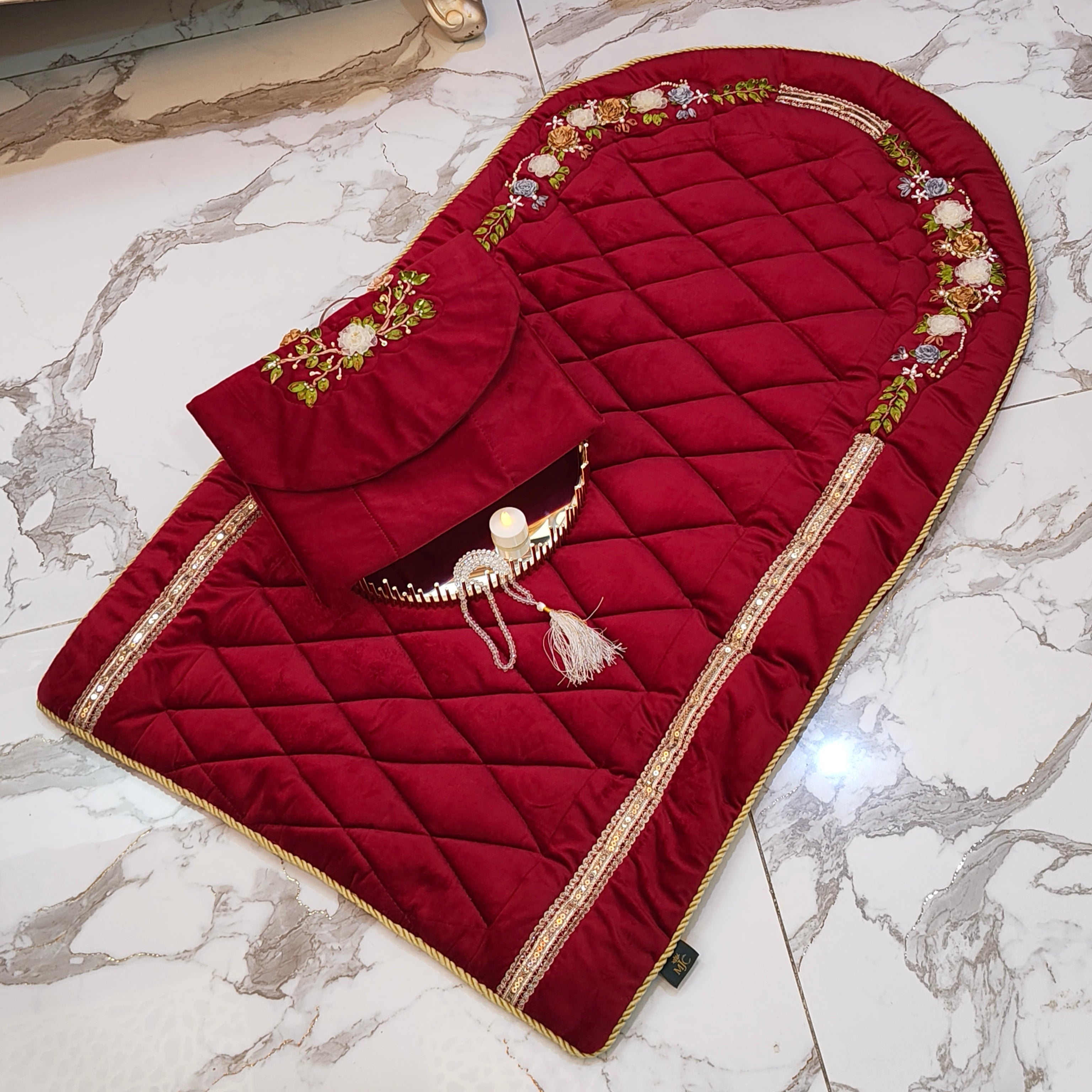 Velvet Prayer Mat Set with Hand-Embroidered Ribbon Flowers – Includes Qur’an & Beads Pouch