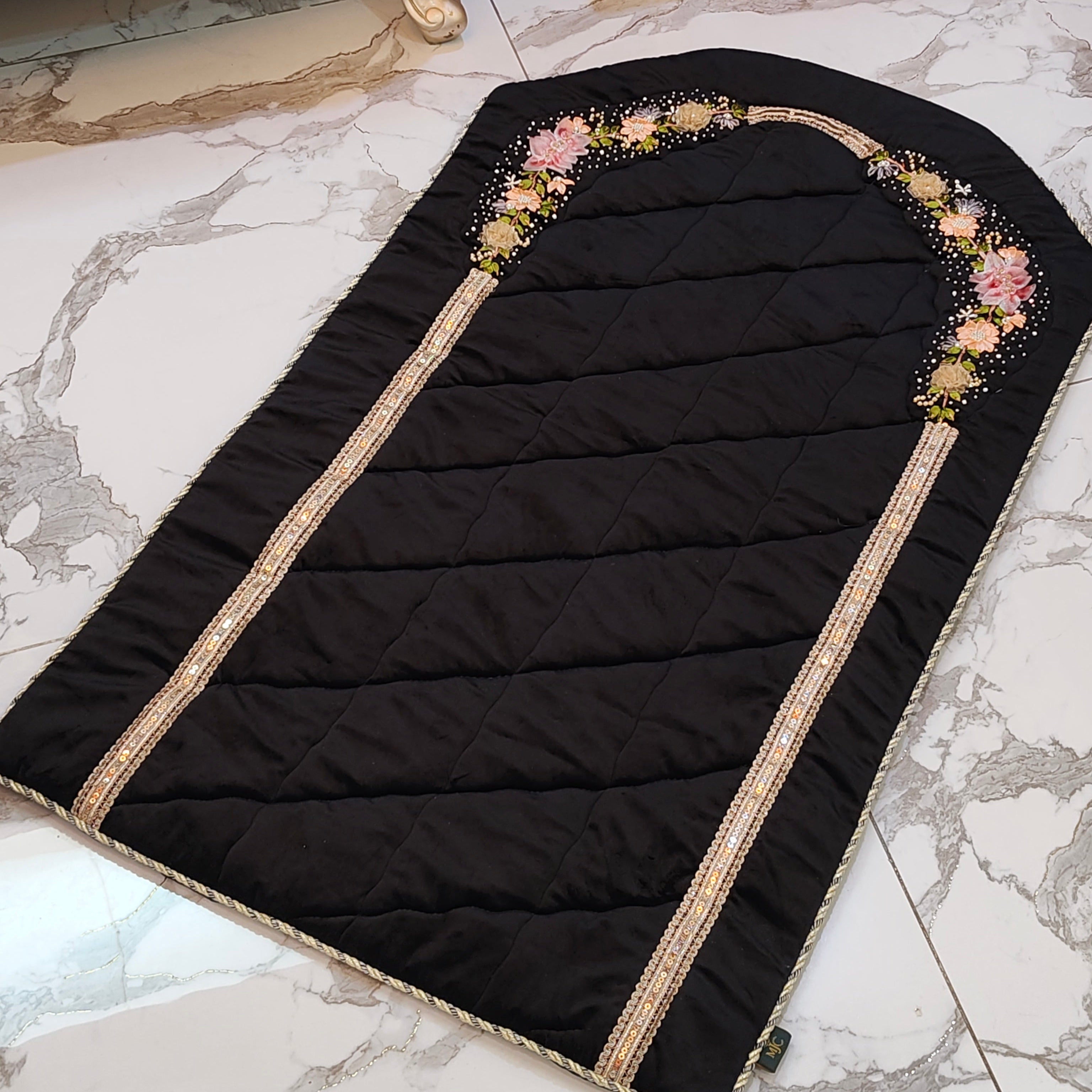 Velvet Prayer Mat Set with Hand-Embroidered Ribbon Flowers – Includes Qur’an & Beads Pouch