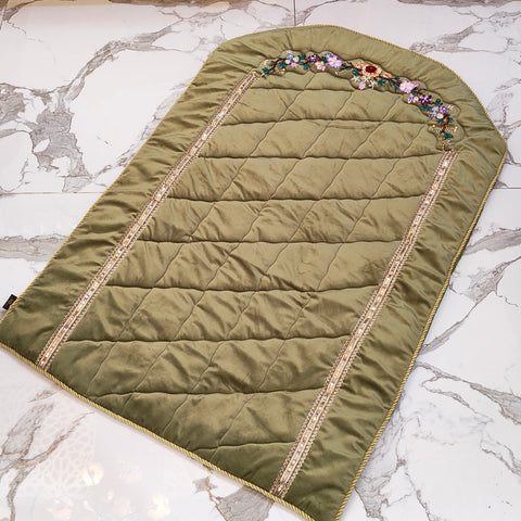 Velvet Prayer Mat Set with Hand-Embroidered Ribbon Flowers – Includes Qur’an & Beads Pouch
