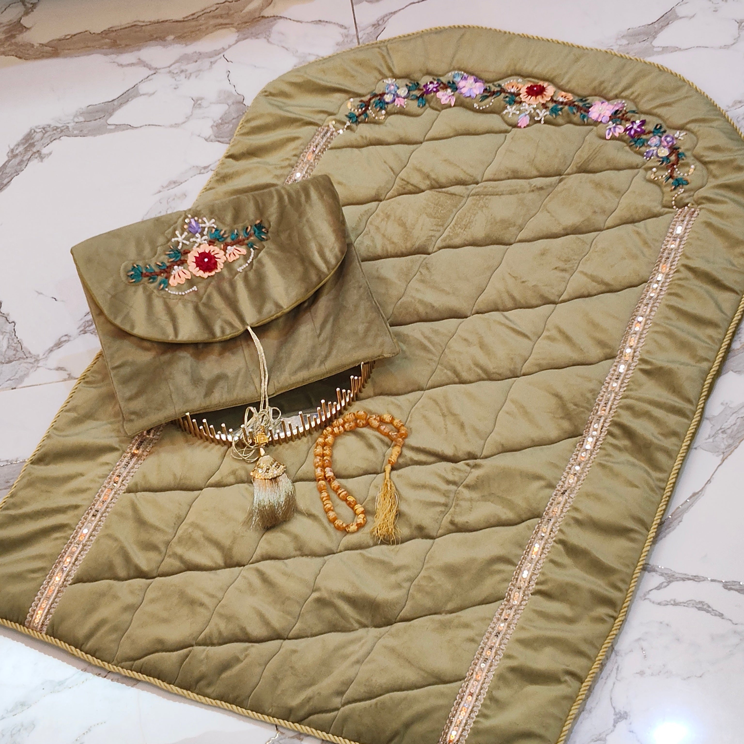 Velvet Prayer Mat Set with Hand-Embroidered Ribbon Flowers – Includes Qur’an & Beads Pouch