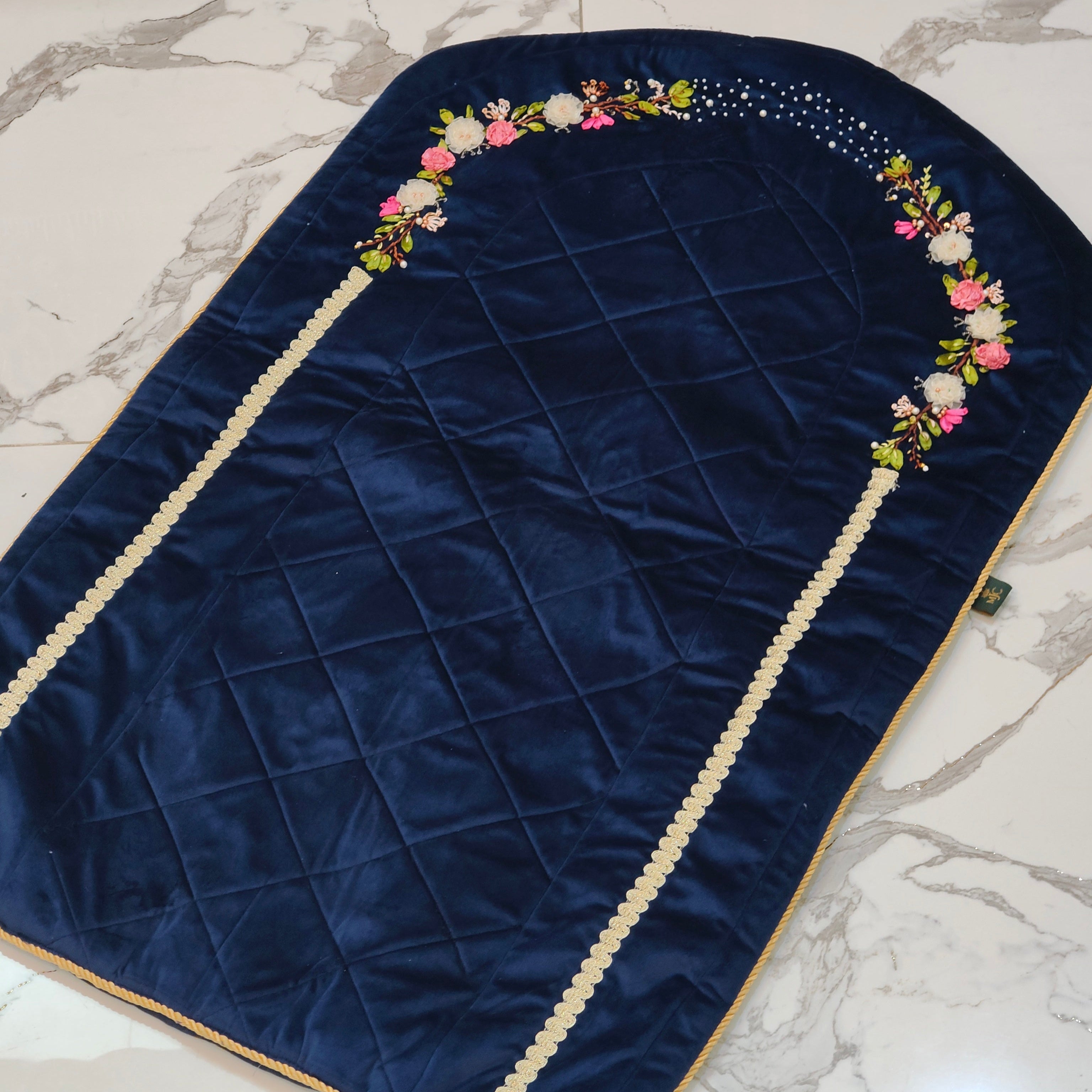 Velvet Prayer Mat Set with Hand-Embroidered Ribbon Flowers – Includes Qur’an & Beads Pouch