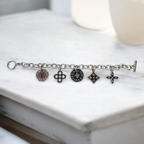 Fashion Charm Bracelet – Elegant Silver-Tone Chain for Girls/Women