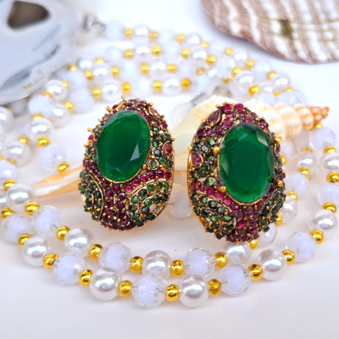 Chroma Glow Stud/Earrings (Diamond Cut)