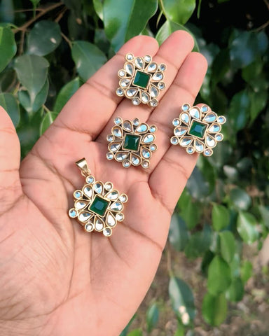 Nooré Zümrüt Kundan Set – Emerald Green Pendant, Earrings &amp; Ring